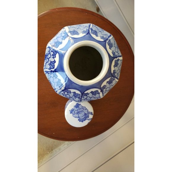 4 Jars, 8"inch Vintage Blue and White Ginger Jar Flowers Motif Spiral Form Shape - Picture 7 of 12